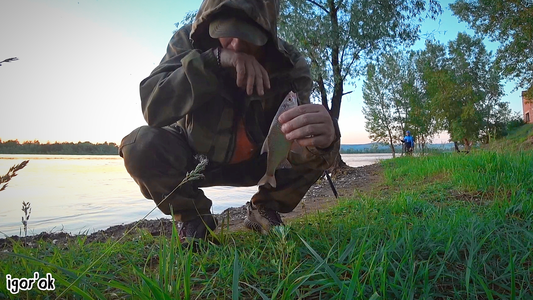 Ночная рыбалка в июне