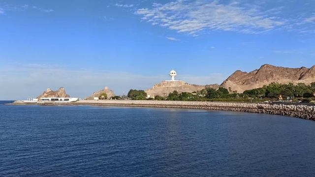 Набережная Корниш в Маскате-любимое место для прогулок у всех!