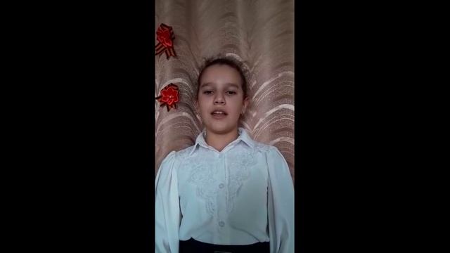 Георгий Ладонщиков «Наша Родина». Читает Арина Ишкинина