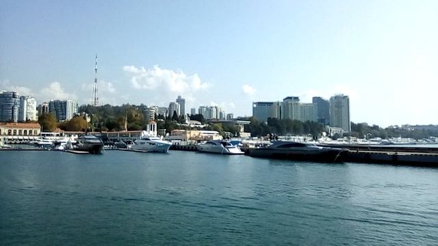 Сочи. Круиз на теплоходе Дагомыс. Вид на морвокзал со второй палубы.