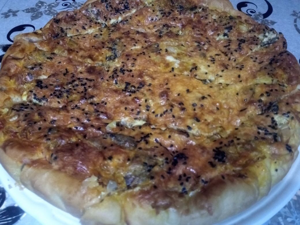 Пирог с капустой и грибами и вкусной заливкой