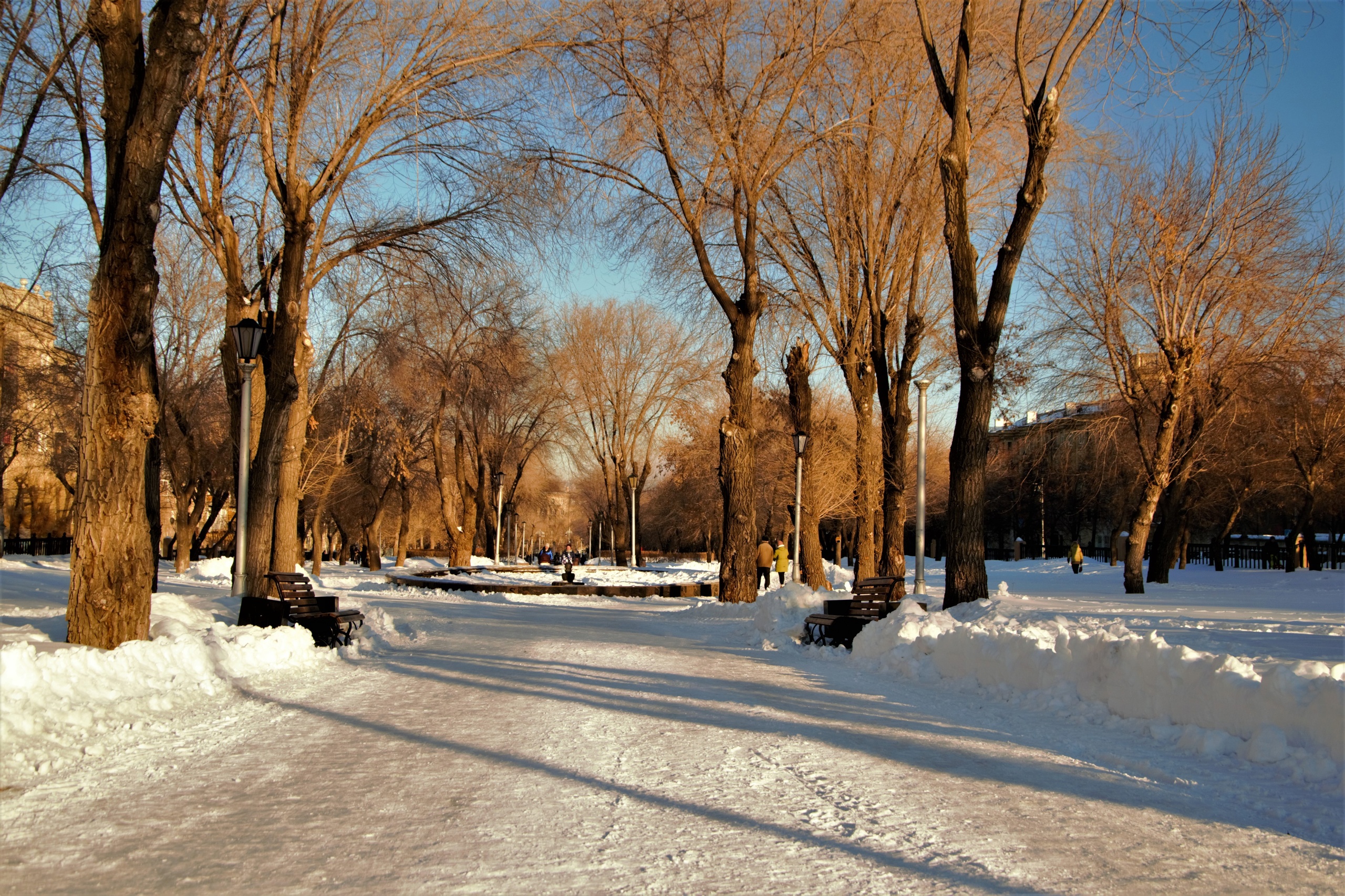 "МАГНИТОГРСК РАННЕЙ ВЕСНОЙ"... (Фото Александра Яценко (Магнитогорск), музыка - Origen - Deep Space)