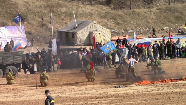 Показательные выступления псковских десантников.