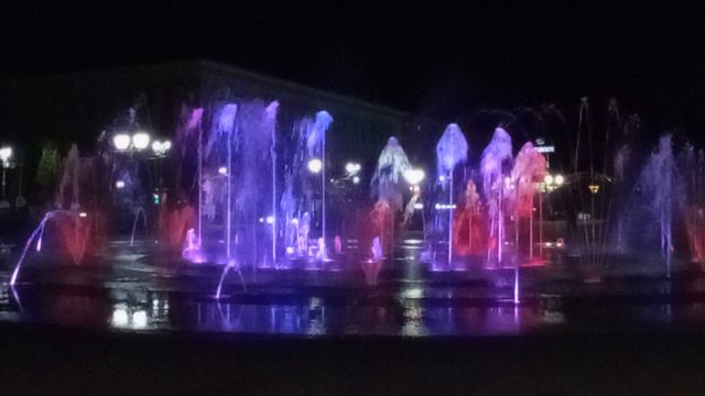 Классическая музыка и фонтан